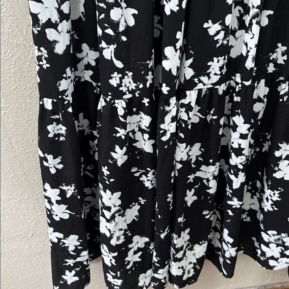 NWT Anne Klein Smocked-Bodice Tiered Maxi Dress in Black/White print XL - Picture 5 of 8